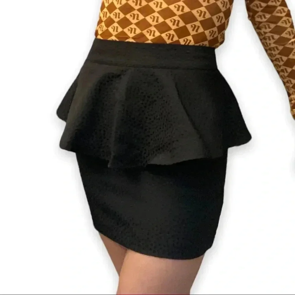 Silence + Noise Peplum Dotted Jacquard Black Mini Skirt Size 2